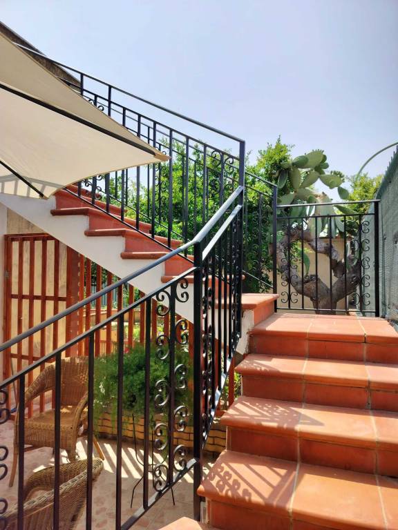 Vacation home with fast internet, yard & patio | Garden view — photo 3