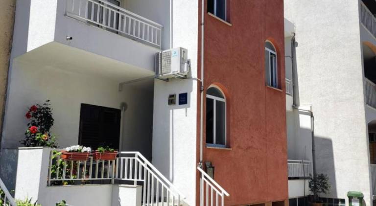 Rental apartment with BBQ & terrace in Tucepi