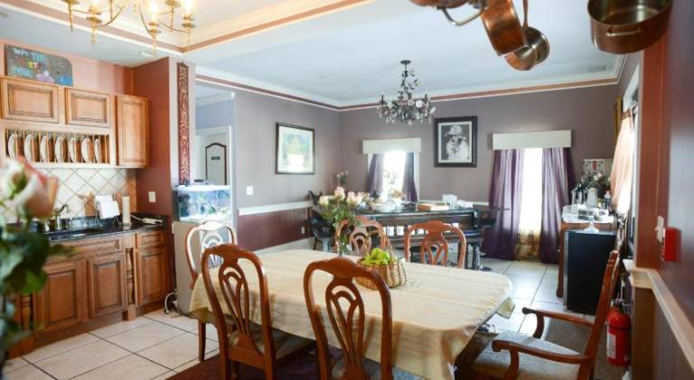 Naomi's Inn Bed & Breakfast — photo 2