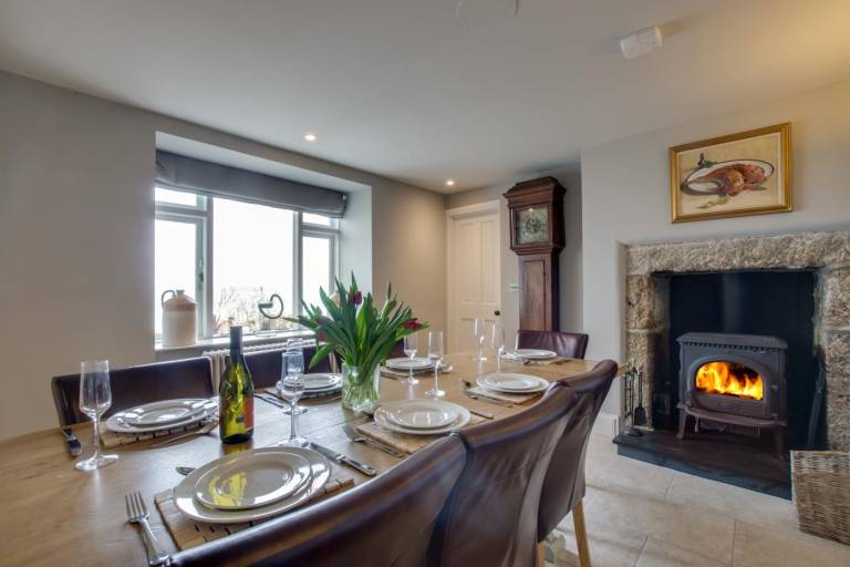 Cottage with yard, jacuzzi & grill in Penzance