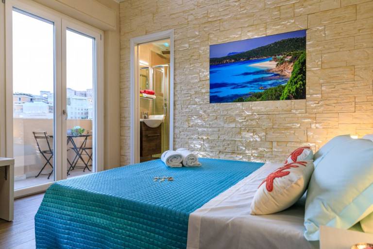 Apartment with patio | Sea view — photo 2