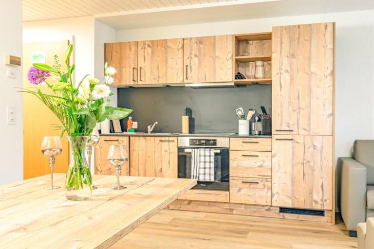 Fully equipped pleasant rental apartment with terrace | Next to the ski | Suitable for remote work | Dogs allowed in Grindelwald