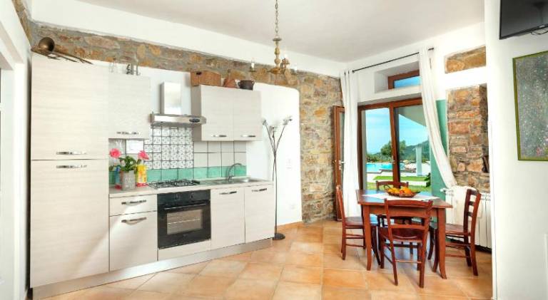 Family-friendly vacation home with pool, terrace & barbecue | Pet-friendly — photo 5