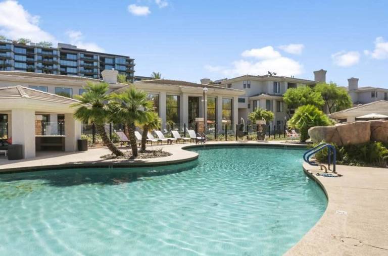 CozySuites 3BR 2BA Kierland Commons with pool — photo 2