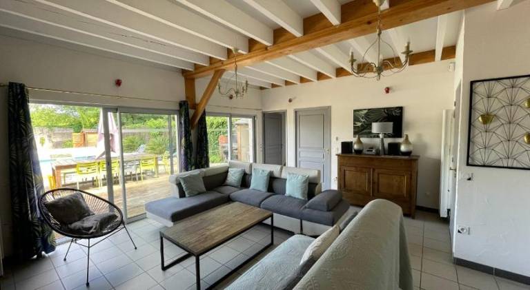 Vacation home with garden, terrace & grill — photo 2