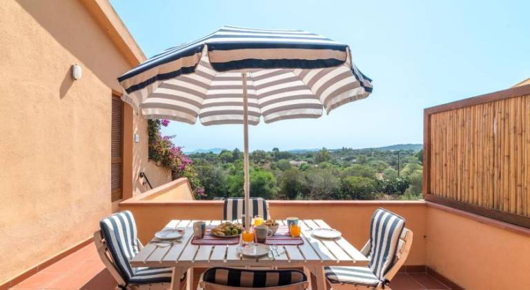 Holiday apartment with 3 rooms for 5 persons in Olbia