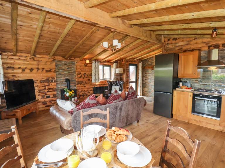 Cottage with garden & hot tub | Beach view — photo 5