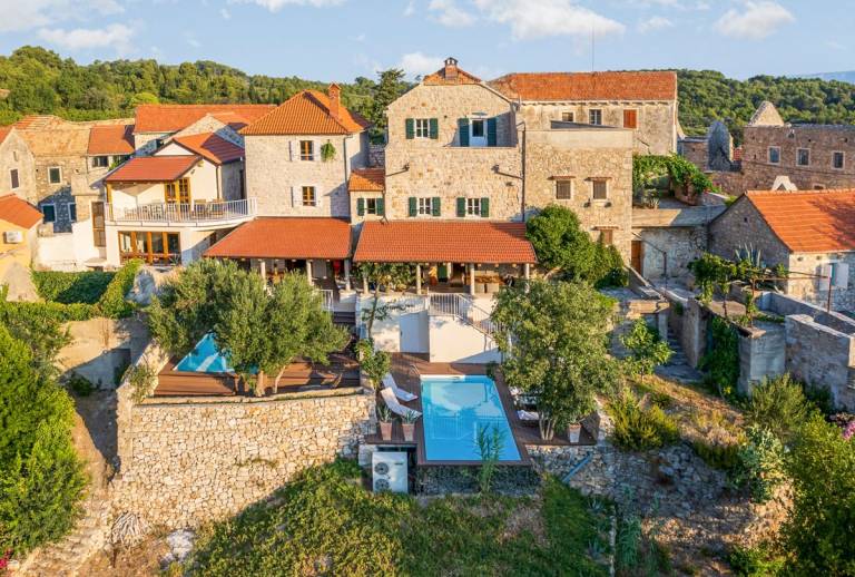 Villa with patio, private pool & yard — photo 2