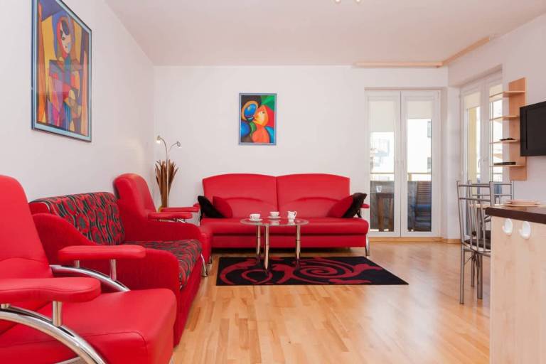 Che mo skiego 3 Red and Wood Studio Balcony — photo 5