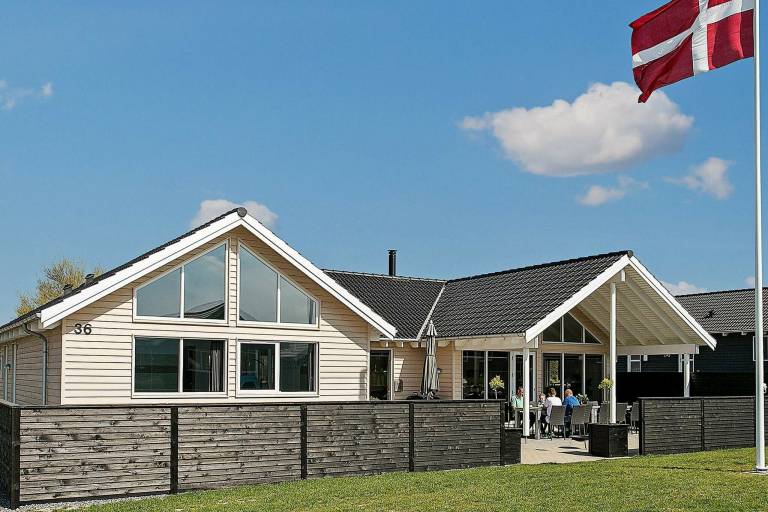 Fully equipped lovely house with terrace, BBQ & sauna | Pets allowed — photo 2