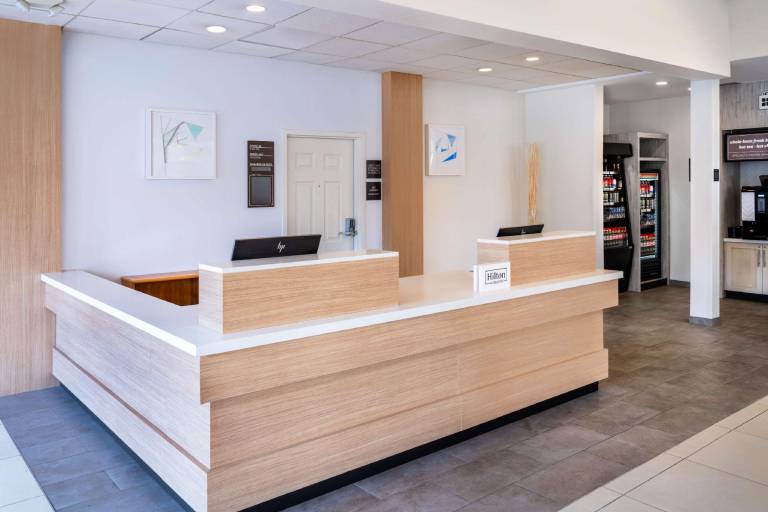 Hilton Garden Inn Bakersfield — photo 5