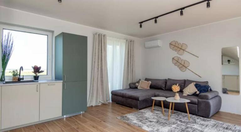 Beautiful holiday apartment with jacuzzi, yard & patio | Next to the beach | Pets allowed — photo 5