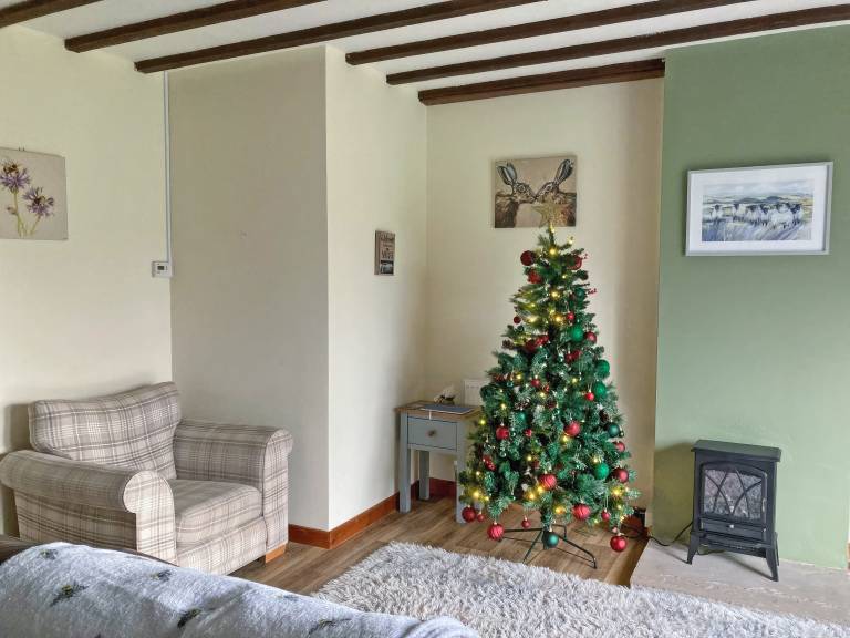 Child-friendly cottage with hot tub & yard | River view | Pet-friendly — photo 3