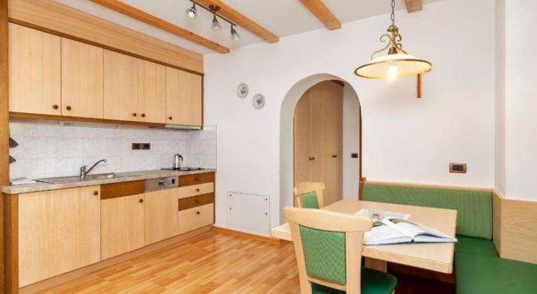 Rental apartment with patio, BBQ & garden | Perfect for remote work — photo 4