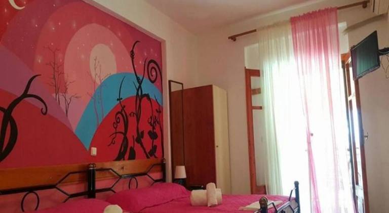Serviced apartment with patio, garden & grill — photo 2