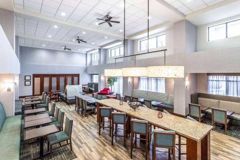 Hampton Inn & Suites Minneapolis-St. Paul-Airport — photo 3