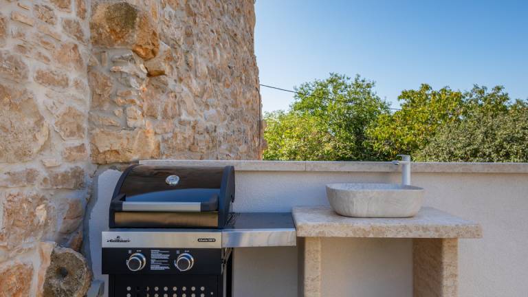 Fully equipped villa with private pool, barbecue & yard | Dogs allowed — photo 4