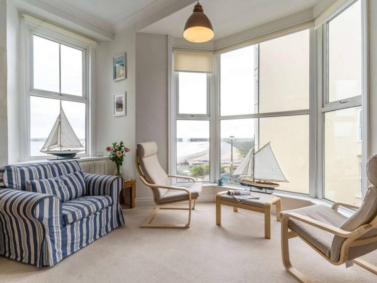 Fully equipped apartment | Water view | Beach nearby | Pets allowed in Tenby