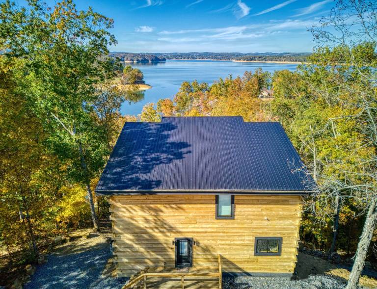 Smoky Lake Retreat - New Property On Douglas Lake - Mountain Views! — photo 3