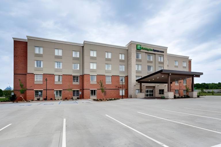 Holiday Inn Express & Suites Great Bend By IHG in Great Bend, KS