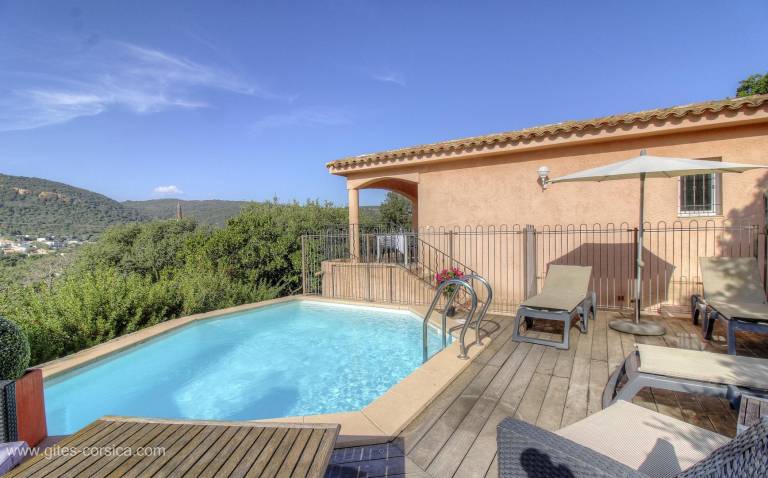 Gite with terrace, yard & grill | Mountain view in Zonza