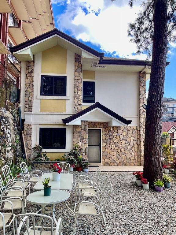 House with yard & barbecue | Good for workation in Baguio