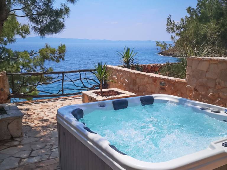 Fully equipped vacation home with barbeque, garden & patio | Sea view | Pet-friendly — photo 2