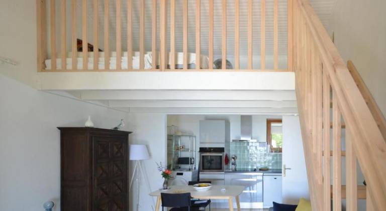 Villa with pool — photo 4