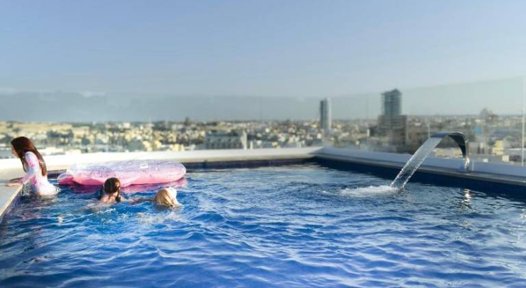 Rental apartment with pool in St. Julian's