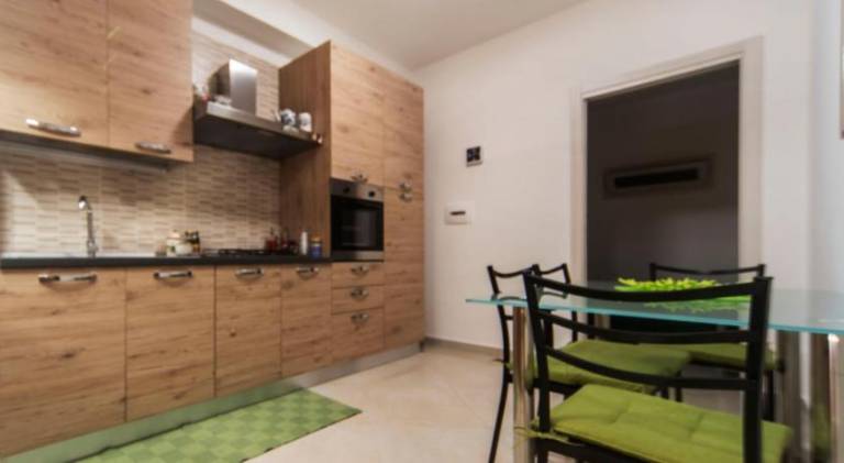 Serviced apartment with garden, terrace & grill — photo 2
