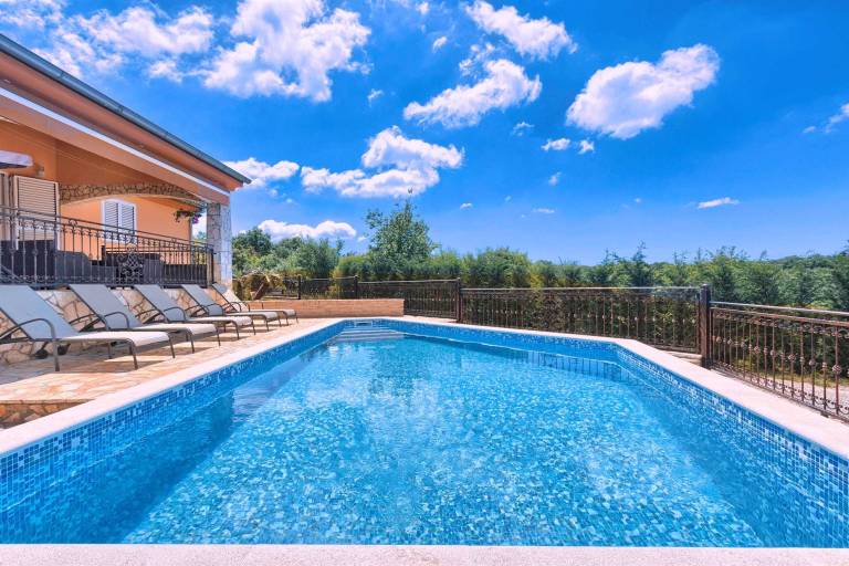 Family-friendly rental with yard, terrace & pool | Pool view | Pet-friendly — photo 4