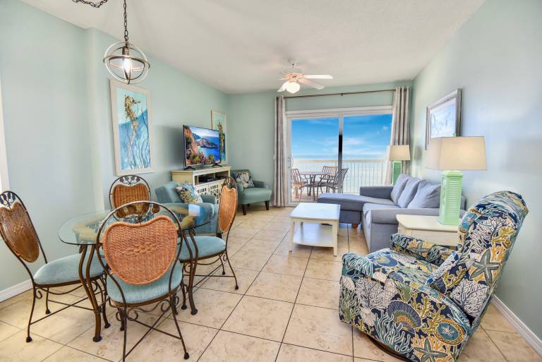 Dog friendly beachfront condo with sunrise views — photo 5