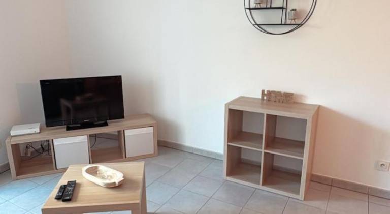 Fully equipped rental apartment with patio | Dogs allowed in Marseille