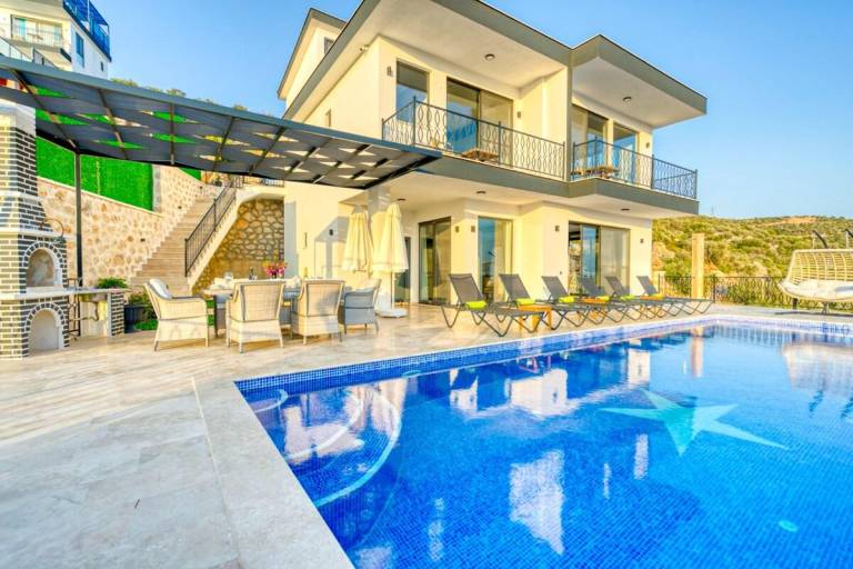Vacation home with pool & BBQ in Antalya