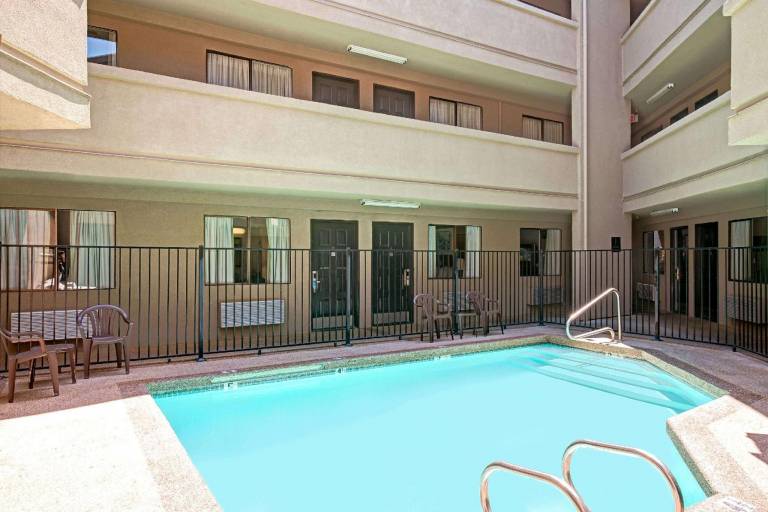 Travelodge by Wyndham Sacramento / Rancho Cordova — photo 3