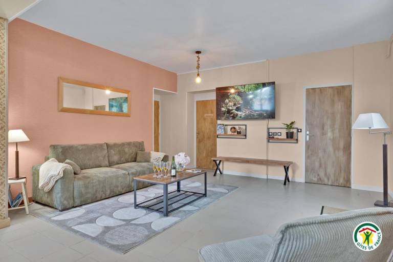 Big gite with patio, barbecue & garden | Pets allowed — photo 3