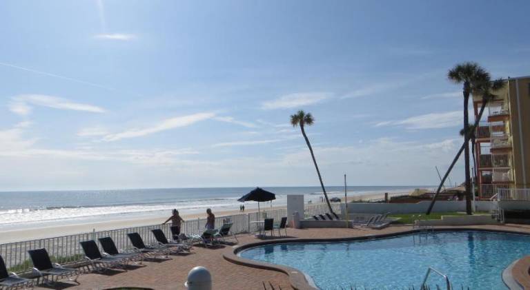 Arya Blue Inn and Suites — photo 2