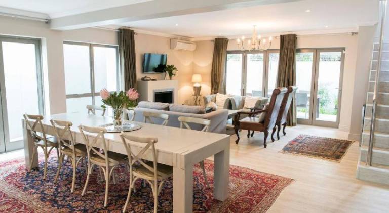 250 m&sup2; Villa