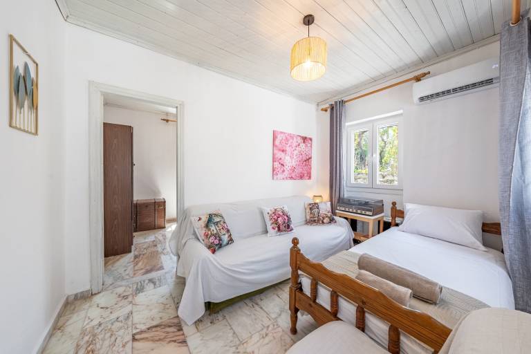 Apartment 'Ambelaki' with Sea View, Private Garden and Wi-Fi — photo 3