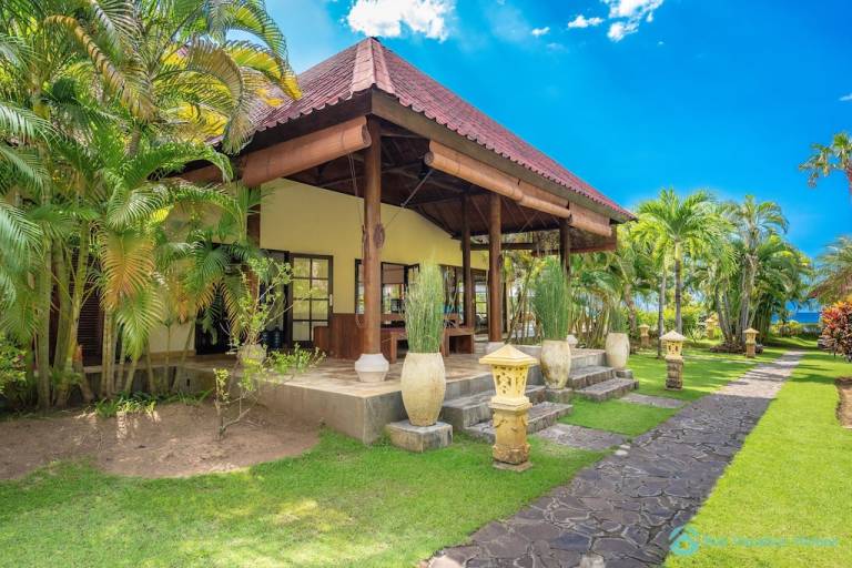 Villa  Dencarik