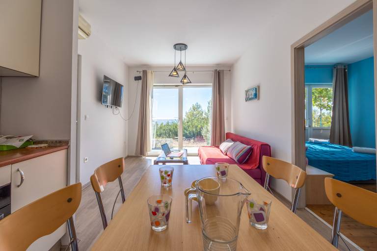 Holiday apartment with patio & grill | Sea view — photo 3