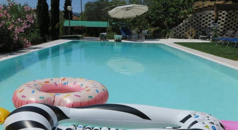 Lovely vacation home with terrace, BBQ & pool | Perfect for remote work | Pet-friendly in Arcola