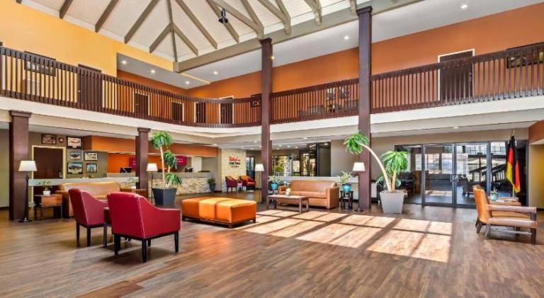 HomeTowne Studios by Red Roof Ridgecrest — photo 2