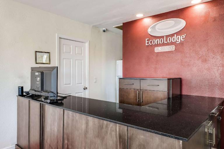 Econo Lodge Needles in Needles, CA