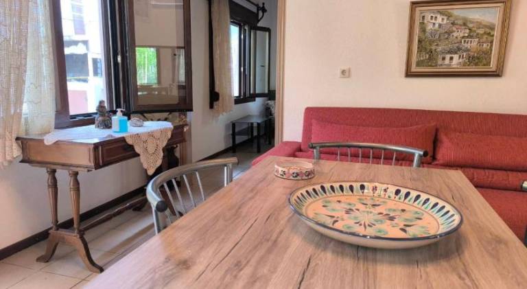 Vacation home with garden, barbecue & patio — photo 5