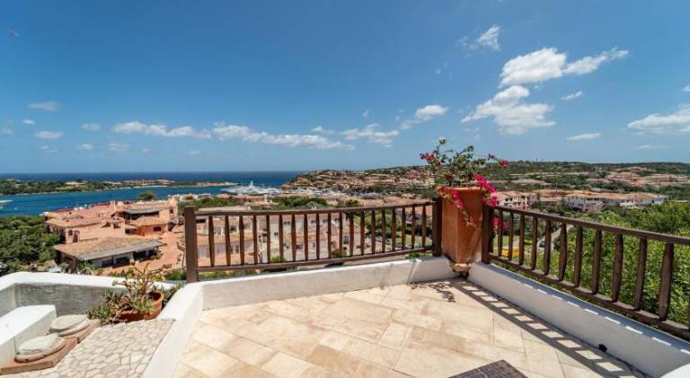 Vacation home with pool in Arzachena