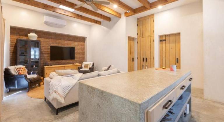 Pleasant vacation home with pool | Dogs allowed — photo 2