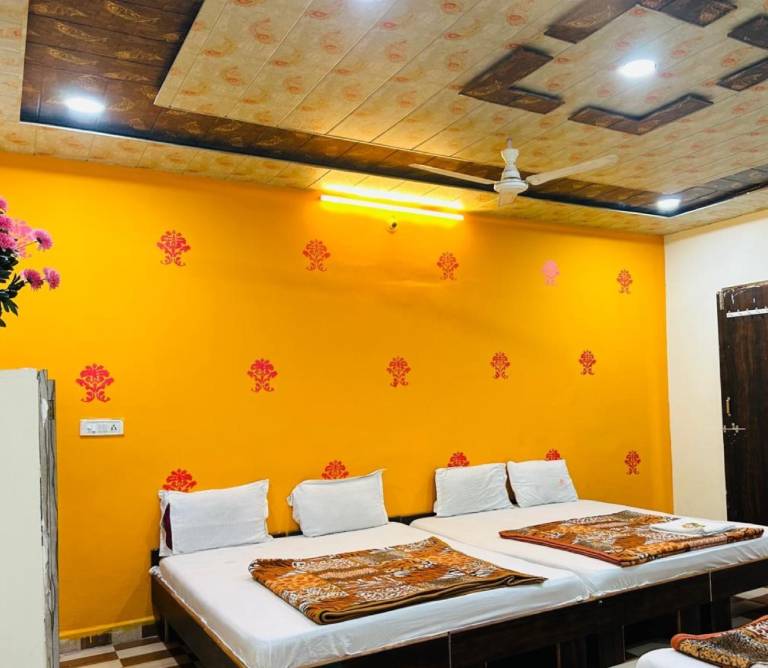 Goroomgo Mahakal Vishram Ujjain in Indore