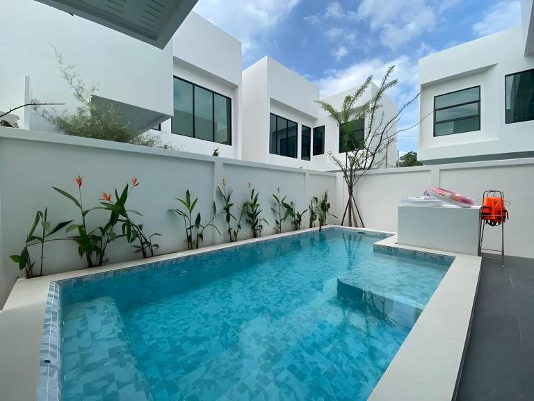 Villa with barbecue & pool — photo 3
