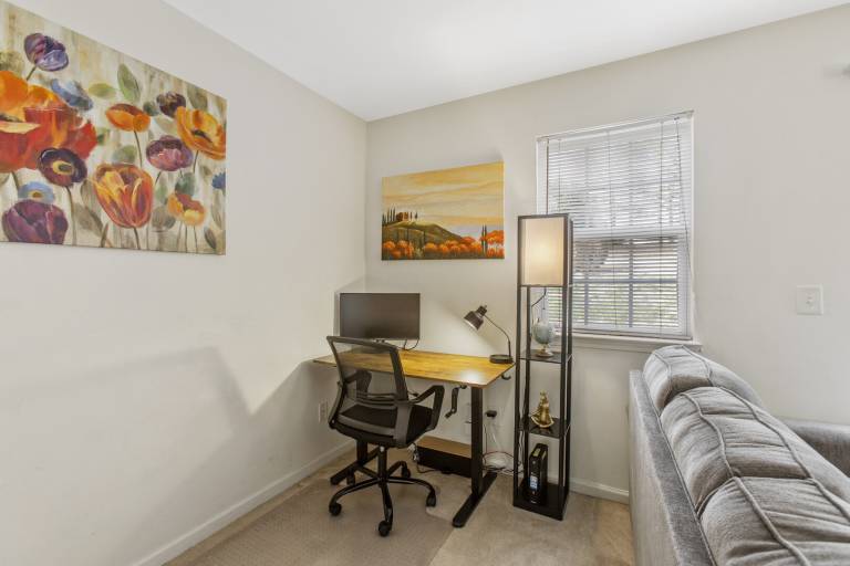 Apartment with pool — photo 5